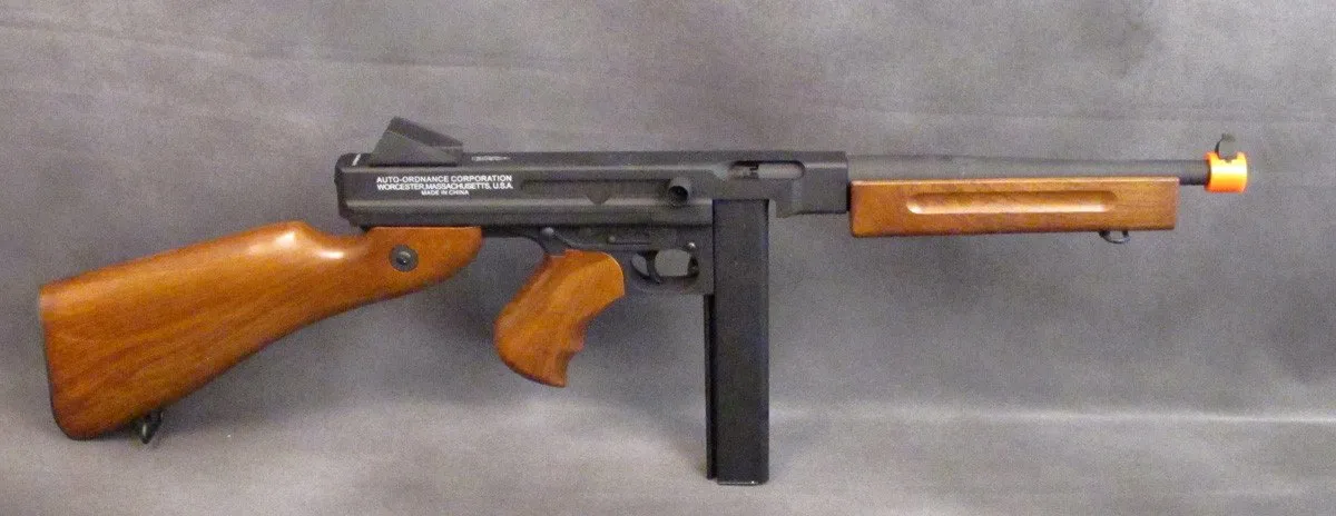 Airsoft Thompson M1A1 AEG: U.S. WW2 SMG w/ Stick Magazine